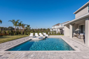 Striking Home with Games & Outdoor Kitchen near Disney - 7742F